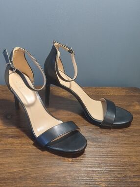 Mobwife A New Day Black Ankle Strap Stiletto Heels Minimalist Sandals 8